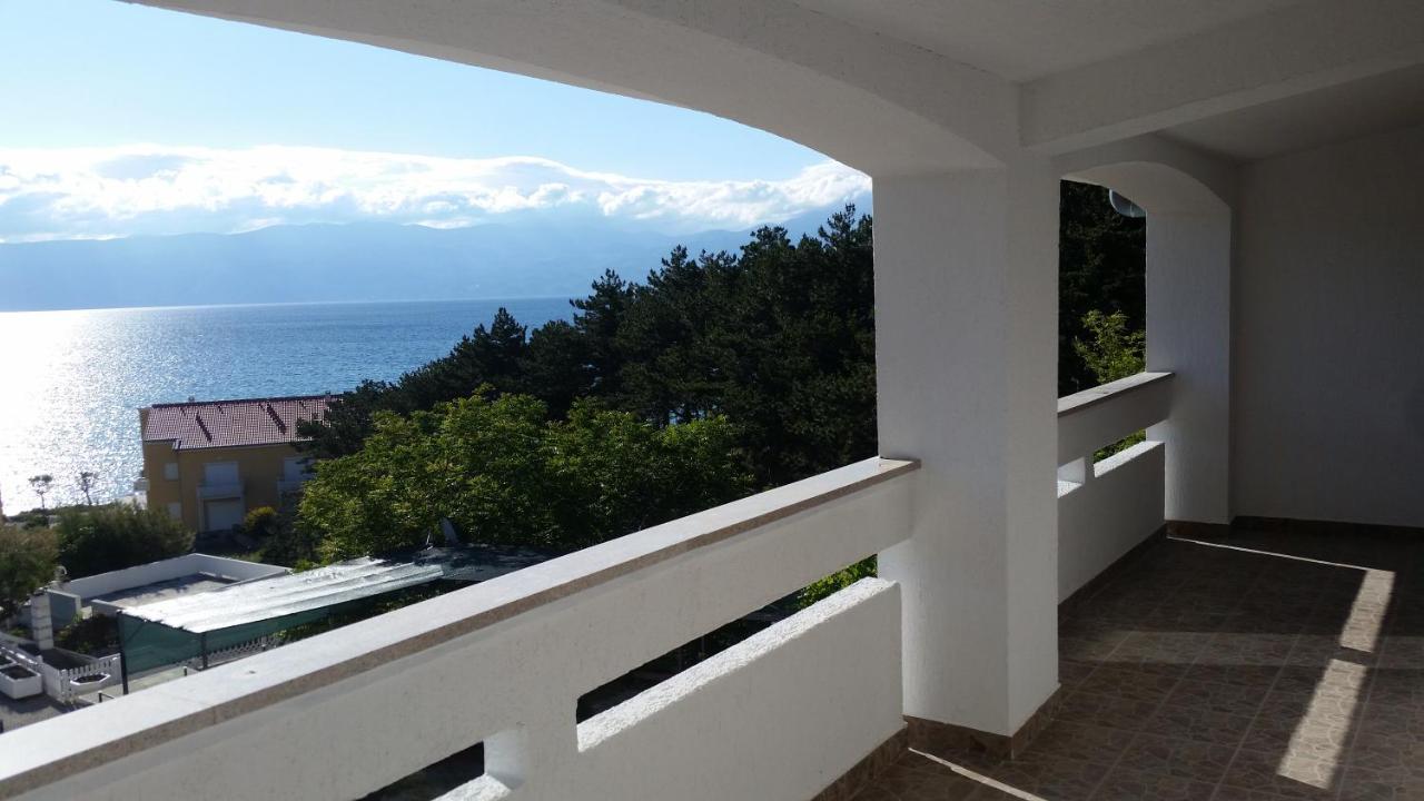 Apartmani Lisac Baska  Ngoại thất bức ảnh