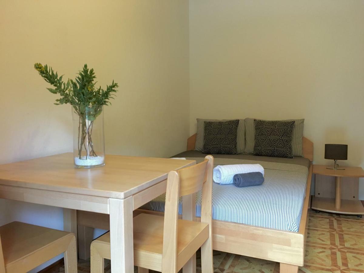 Apartmani Lisac Baska  Ngoại thất bức ảnh