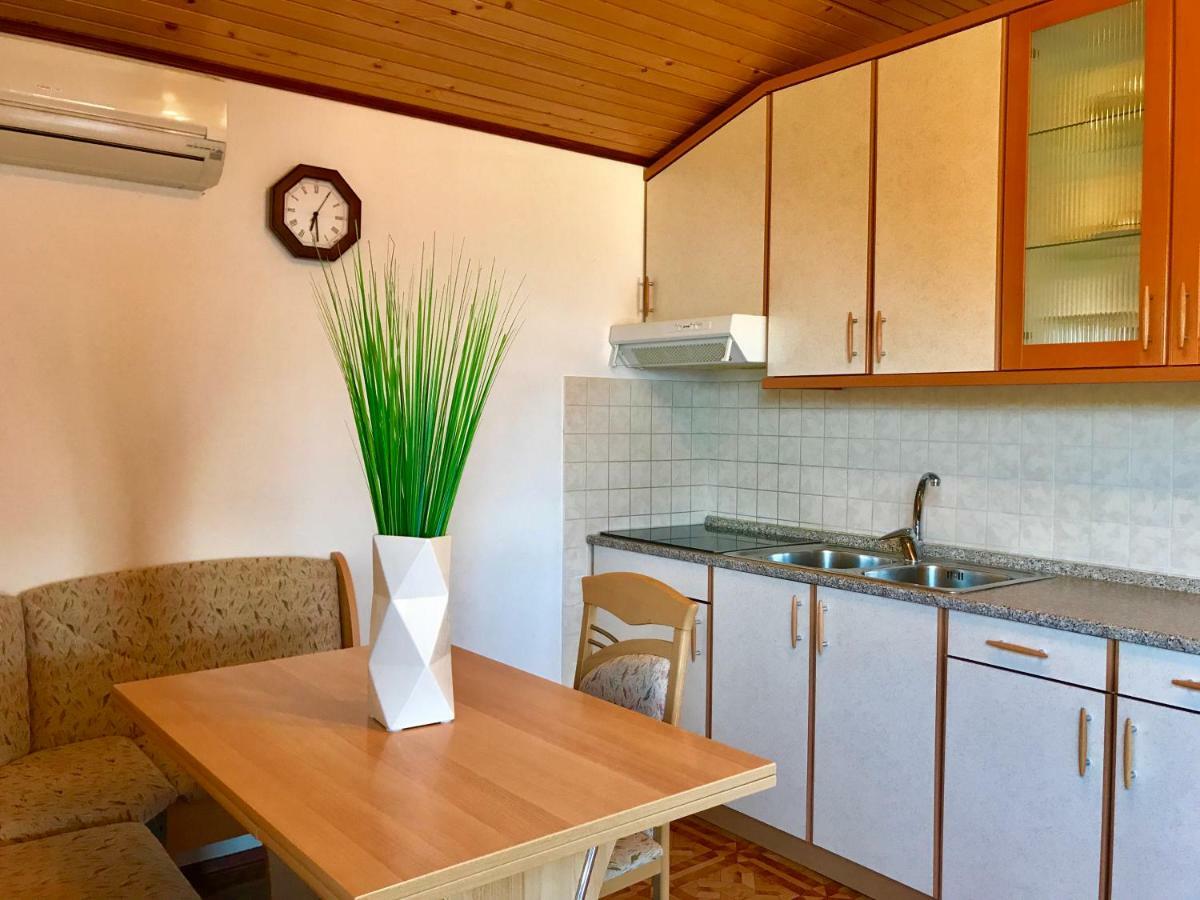 Apartmani Lisac Baska  Ngoại thất bức ảnh
