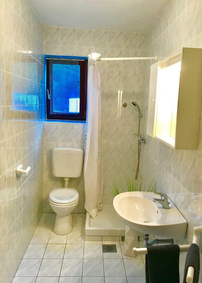 Apartmani Lisac Baska  Ngoại thất bức ảnh