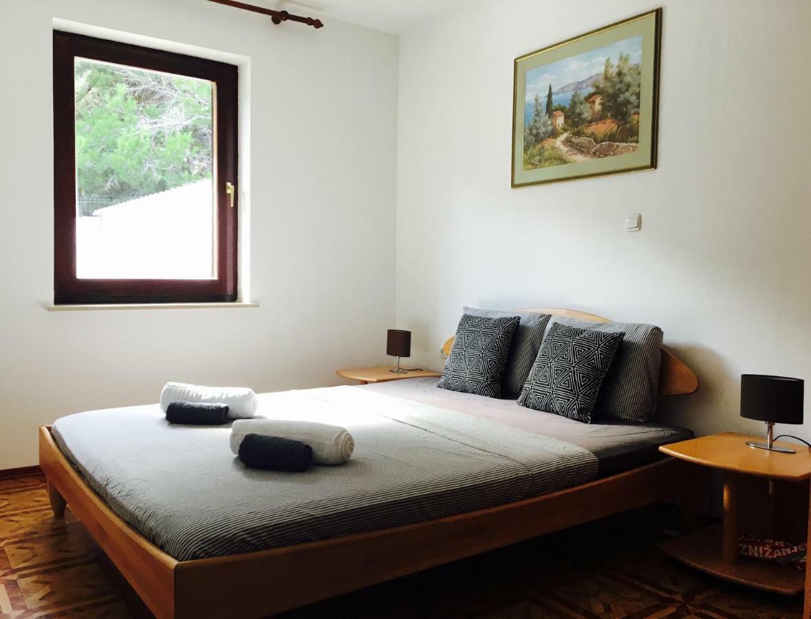 Apartmani Lisac Baska  Ngoại thất bức ảnh
